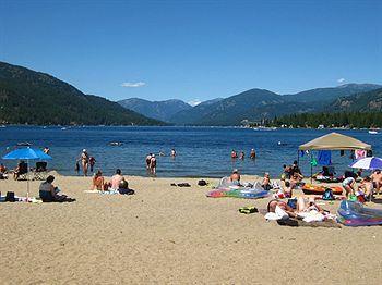 Christina Lake Village Buitenkant foto
